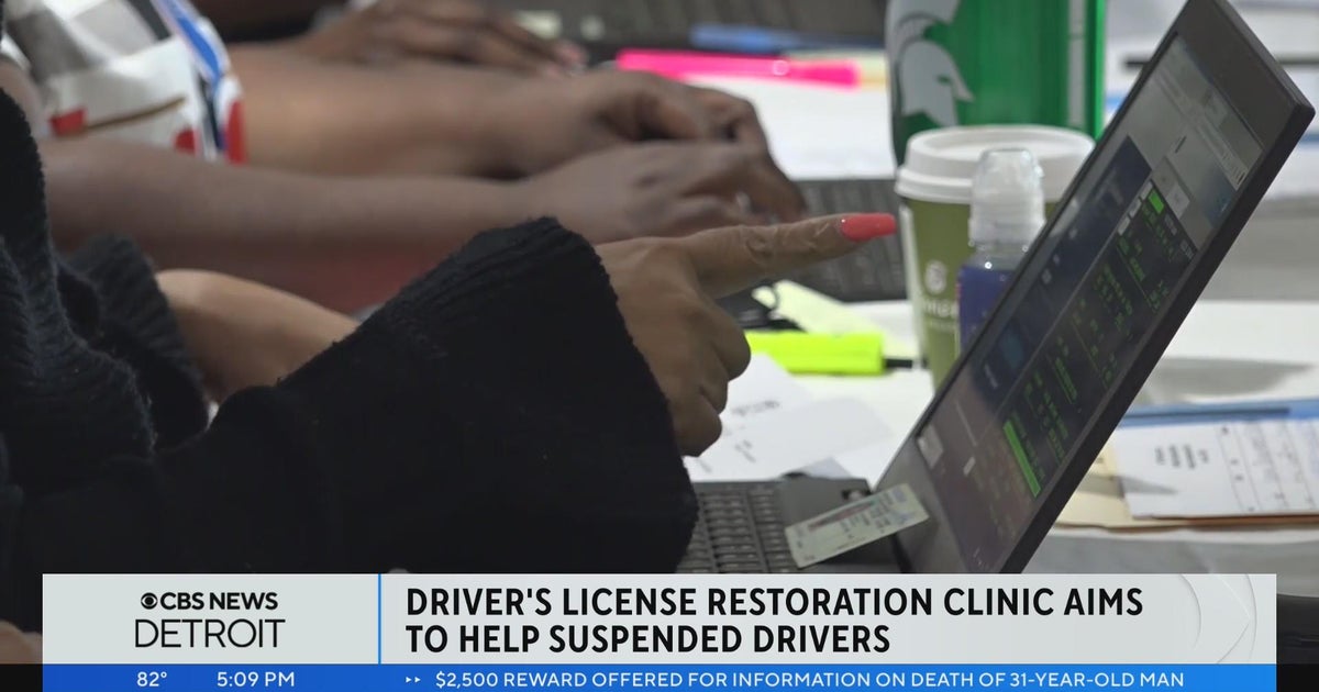 Michigan driver's license reinstatement clinic draws thousands CBS Detroit