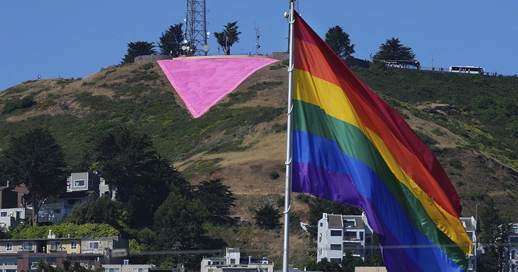 Pink triangle on SF Twin Peaks largest ever in a stand against LGBTQ pushback Pink triangle on SF Twin Peaks largest ever in a stand against LGBTQ pushback