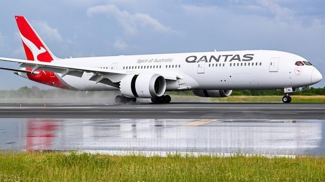 cbsn-fusion-airline-finding-ways-to-prevent-jet-lag-thumbnail-2073605-640x360.jpg 