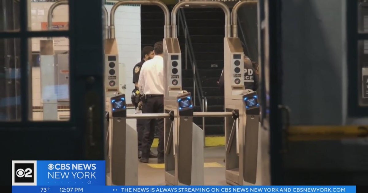 Police searching for suspects behind 3 subway attacks - CBS New York
