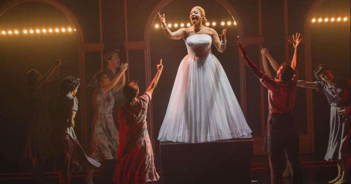 Versión actualizada de ‘Evita’ llega al American Repertory Theatre