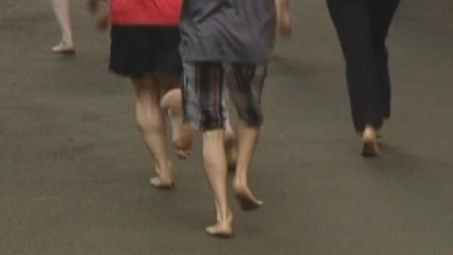 Foot trend that is tickling some toes and making others cry "foot foul" 