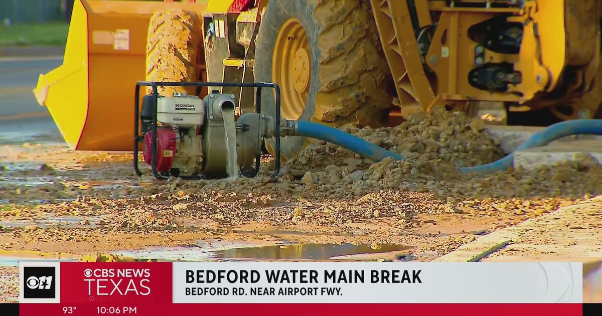 Water main breaks seen throughout North Texas Tuesday - CBS Texas