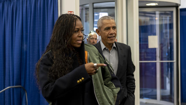 Barack And Michelle Obama Cast Their Votes In The Illinois Midterm Election 