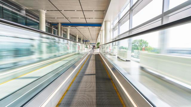 Moving Walkway in Airport/Station 