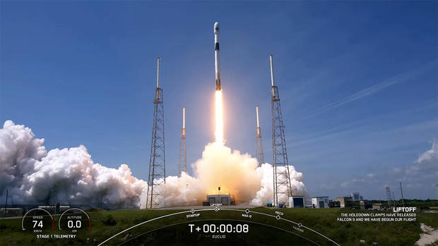 070123-euclid-launch.jpg 