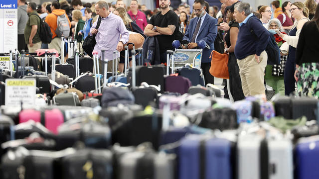 Louisville airport expects busy holiday weekend for Fourth of July