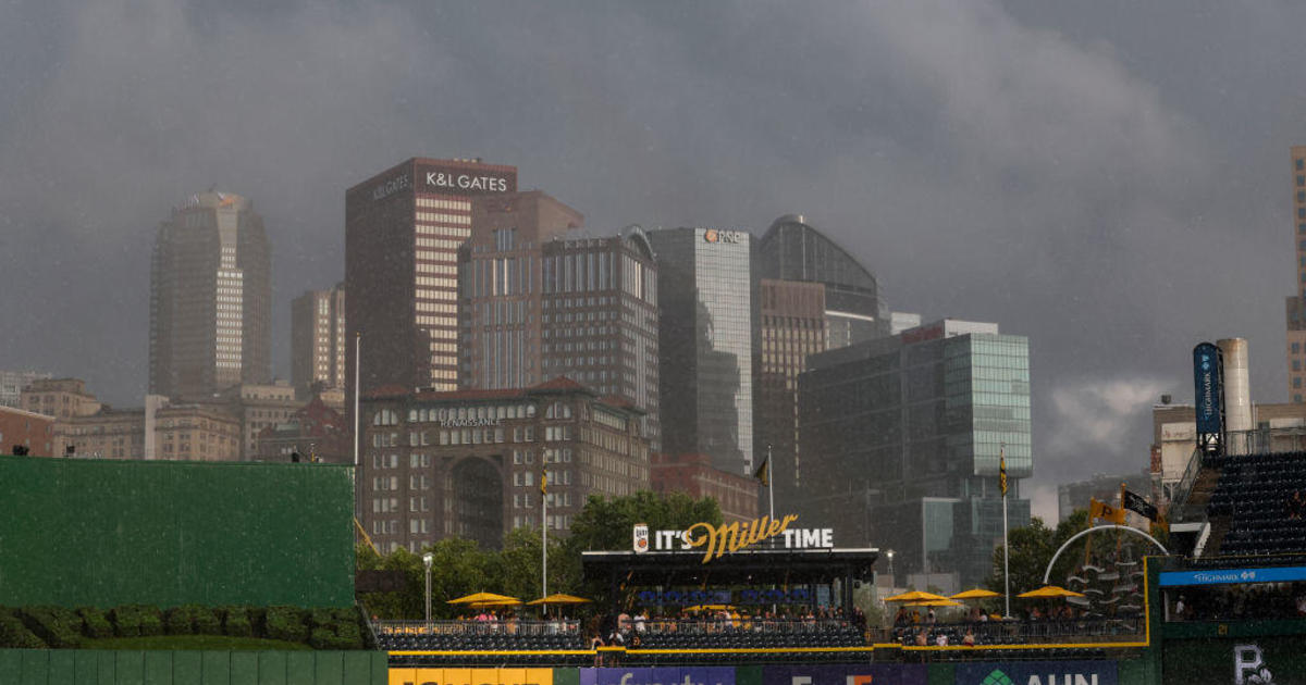 Four-run eighth inning boosts Brewers to 5-2 win, sweep of Pirates on  Father's Day - Brew Crew Ball