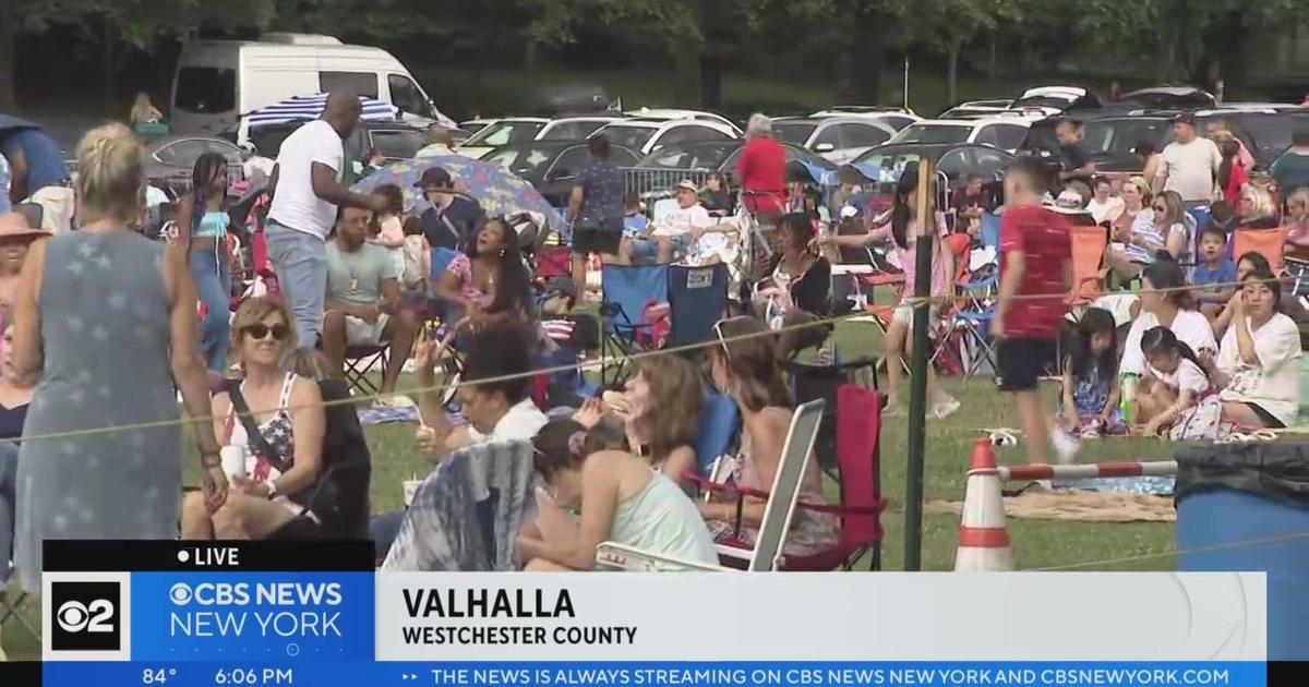 Thousands gather at Kensico Dam in Westchester for fireworks show CBS
