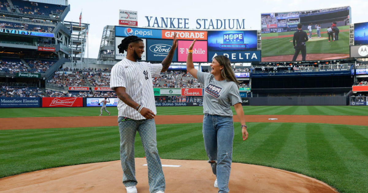 Buffalo Bills Safety Damar Hamlin Throws Out First Pitch at Pittsburgh  Pirates Game - Fastball