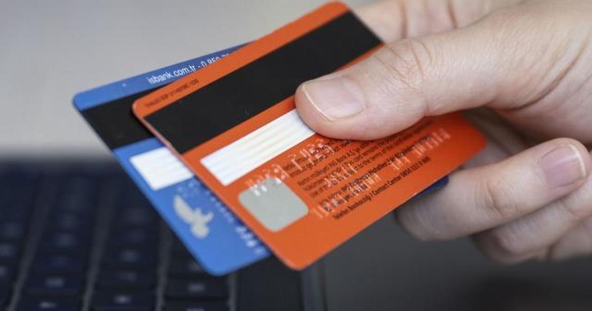 Americans Grappling With Record-breaking Credit Card Debt - CBS News