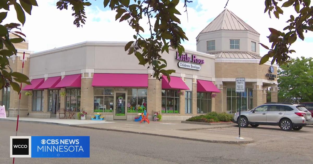 Kids' boutique hosting drag story hour cites love outpouring since TikTok  video of confrontation went viral - CBS Minnesota