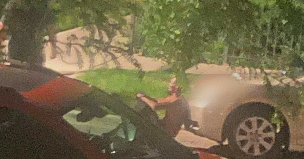 Man, 36, in critical condition after being stabbed on North Side - CBS ...