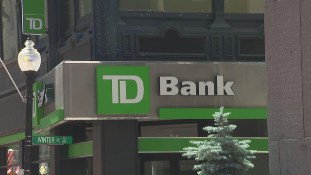 noon-pkg-bank-robbery-arrest-frame-732.jpg