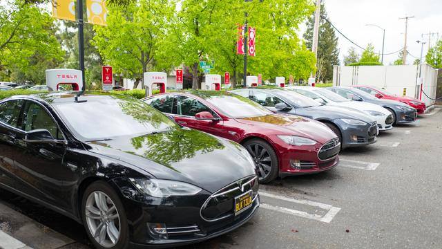 More car companies plan to use Tesla's supercharging network