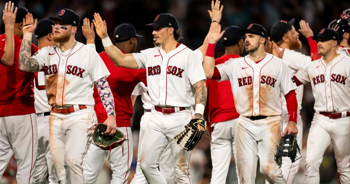 Red Sox pummeled by the Angels' six-run outburst in the 10th inning - The  Boston Globe