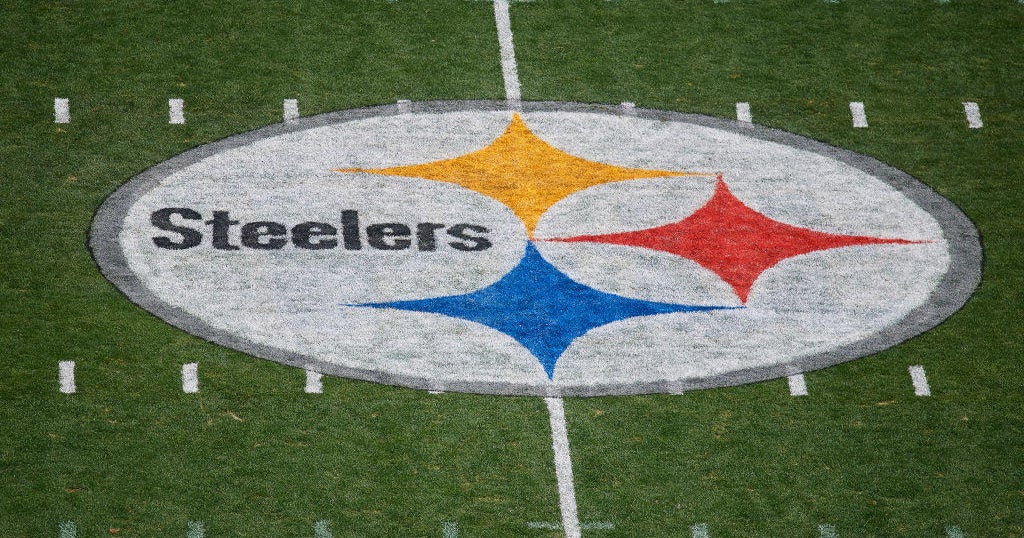 Ben Roethlisberger, Joey Porter, and Maurkice Pouncey entering Pittsburgh Steelers' Hall of Honor 