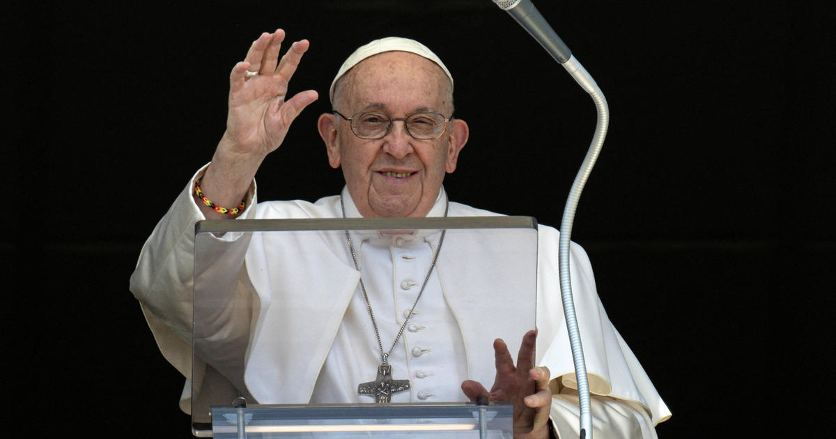 Pope Francis blasts "backwards" U.S. conservatives, "reactionary attitude" in U.S. church