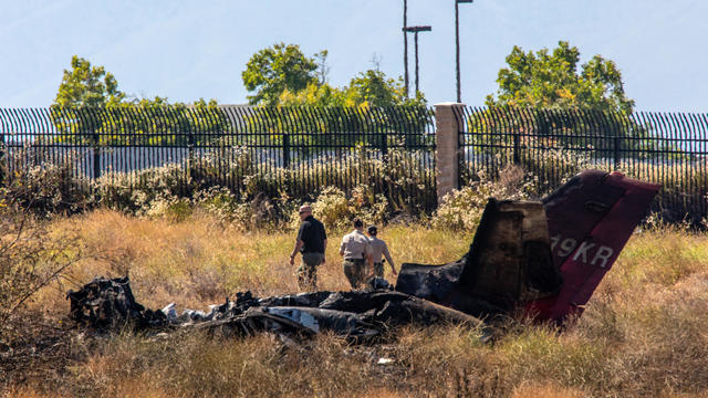 6 killed in small plane crash in Southern California