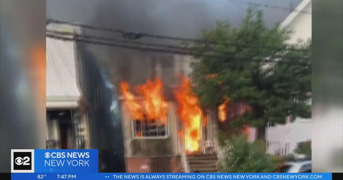 1 dead, 1 injured in Jersey City house fire - CBS New York