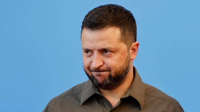 cbsn-fusion-zelenskyy-arrives-at-nato-summit-after-denouncing-nato-for-not-clearing-ukrainian-membership-path-thumbnail-2117857-640x360.jpg 