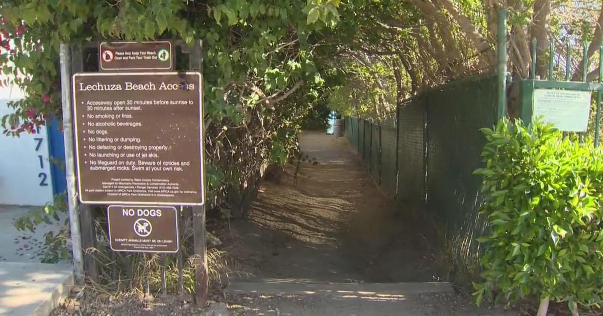 Malibu residents accused of trying to keep beaches a secret, removing public access signs - CBS Los Angeles