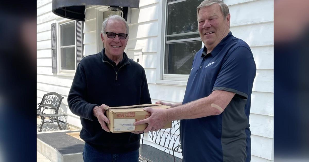 Vietnam War veteran reunited in Minnesota after 52 years with a box of medals and memories