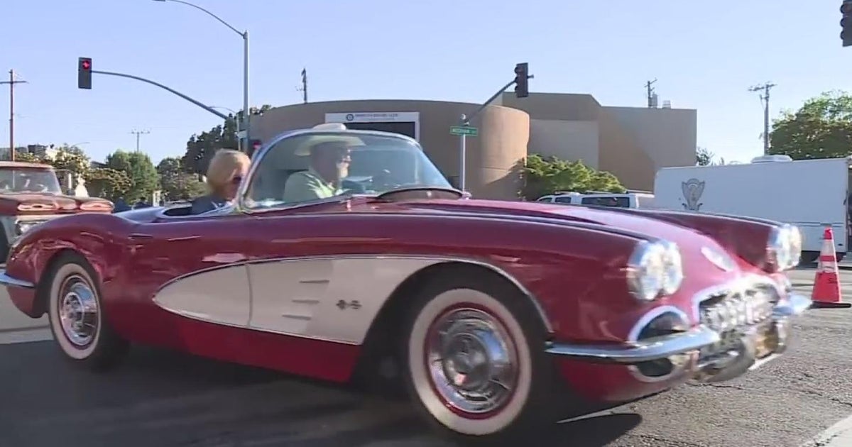 Modesto City Council unanimously votes to lift decadesold cruising ban Modesto City Council unanimously votes to lift decadesold cruising ban