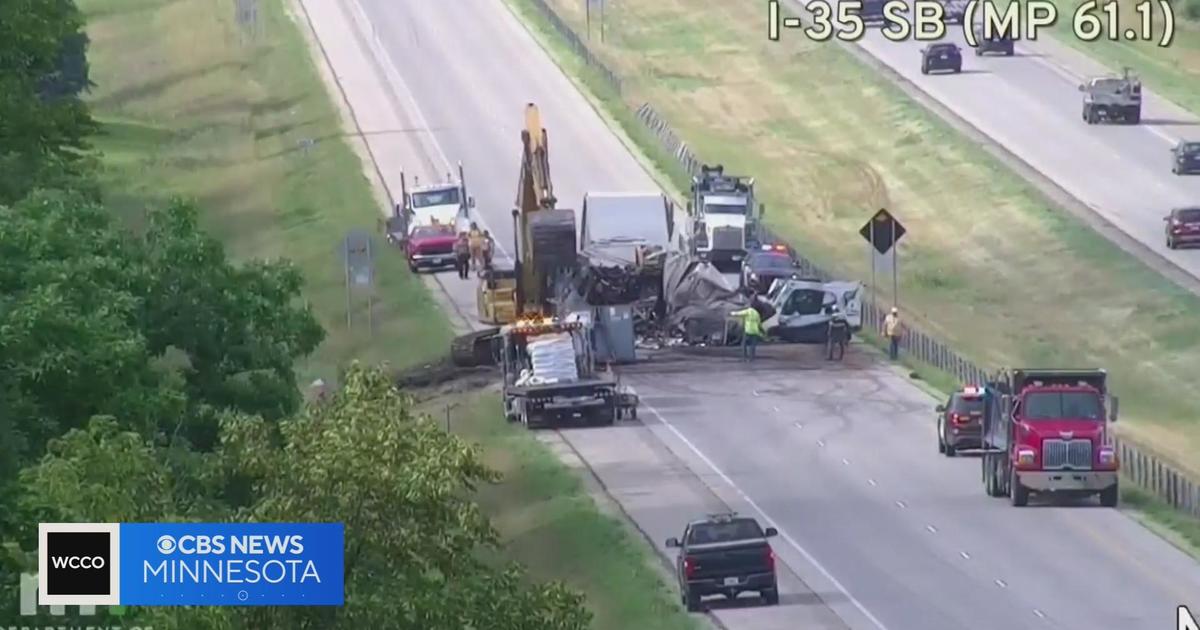 Crash Between Semis Closes I 35 For Hours Near Faribault Cbs Minnesota