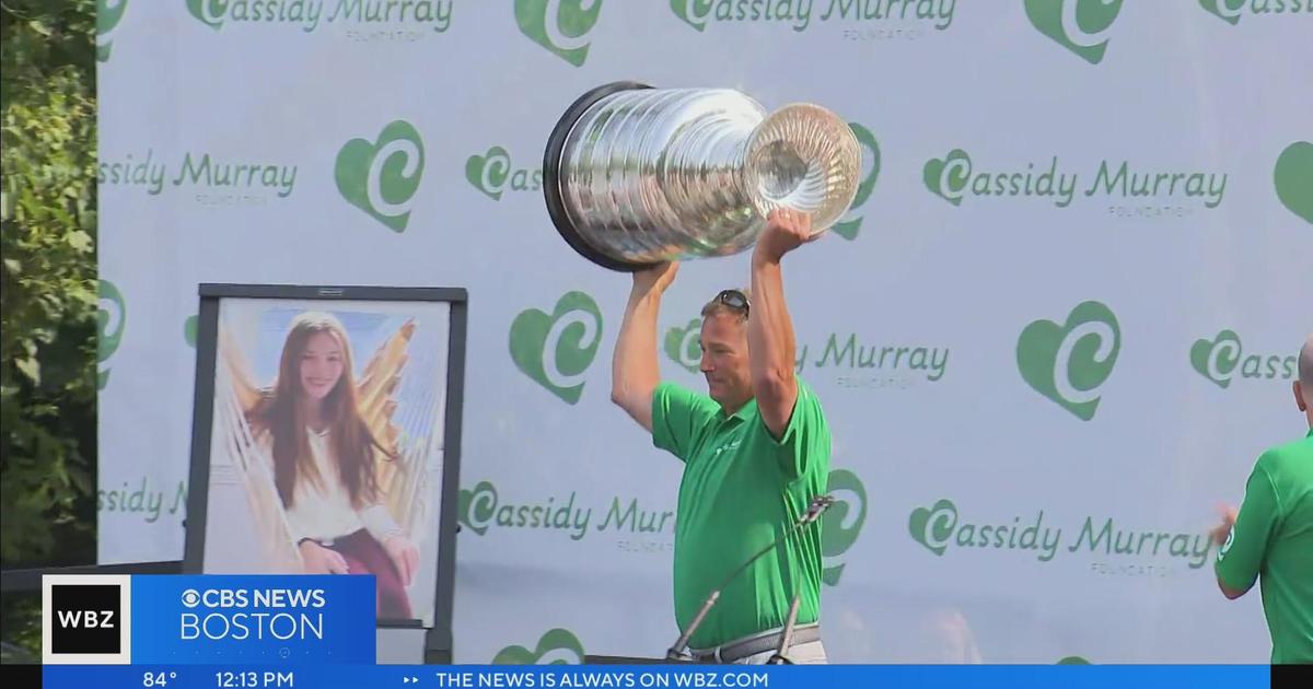 North Chelmsford native Jack Eichel gets hometown welcome at old skating  rink, Stanley Cup in tow