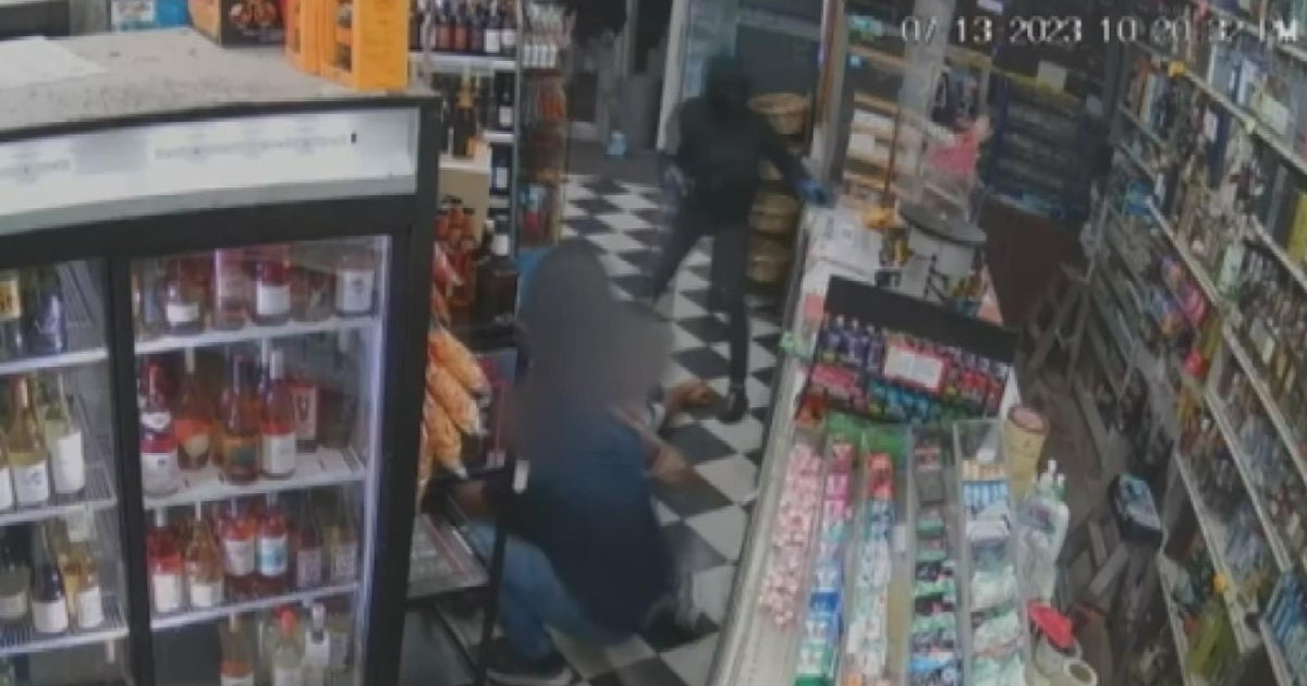Bucktown liquor store owner shocked over armed robbery - CBS Chicago