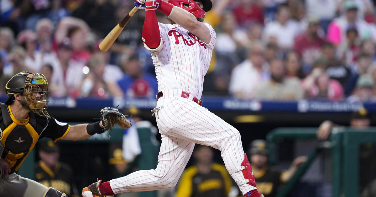 A mystery Phillies fan spent $4,500 on beers for a whole section Wednesday  night - CBS Philadelphia