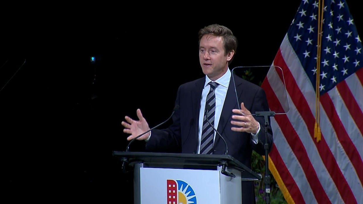 Mike Johnston sworn in as Denver's 46th mayor, shares his 