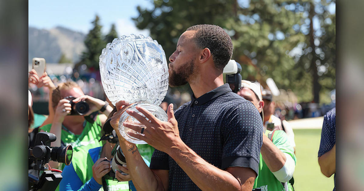 Stephen Curry closes with eagle, wins celebrity golf championship at