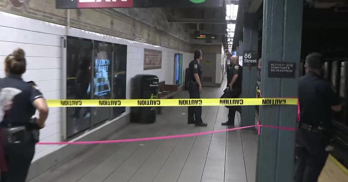 NYPD: 1 In Custody Following Stabbing On Subway On Upper East Side ...