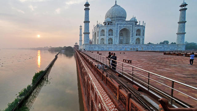 TOPSHOT-INDIA-FLOOD-WEATHER-CLIMATE 