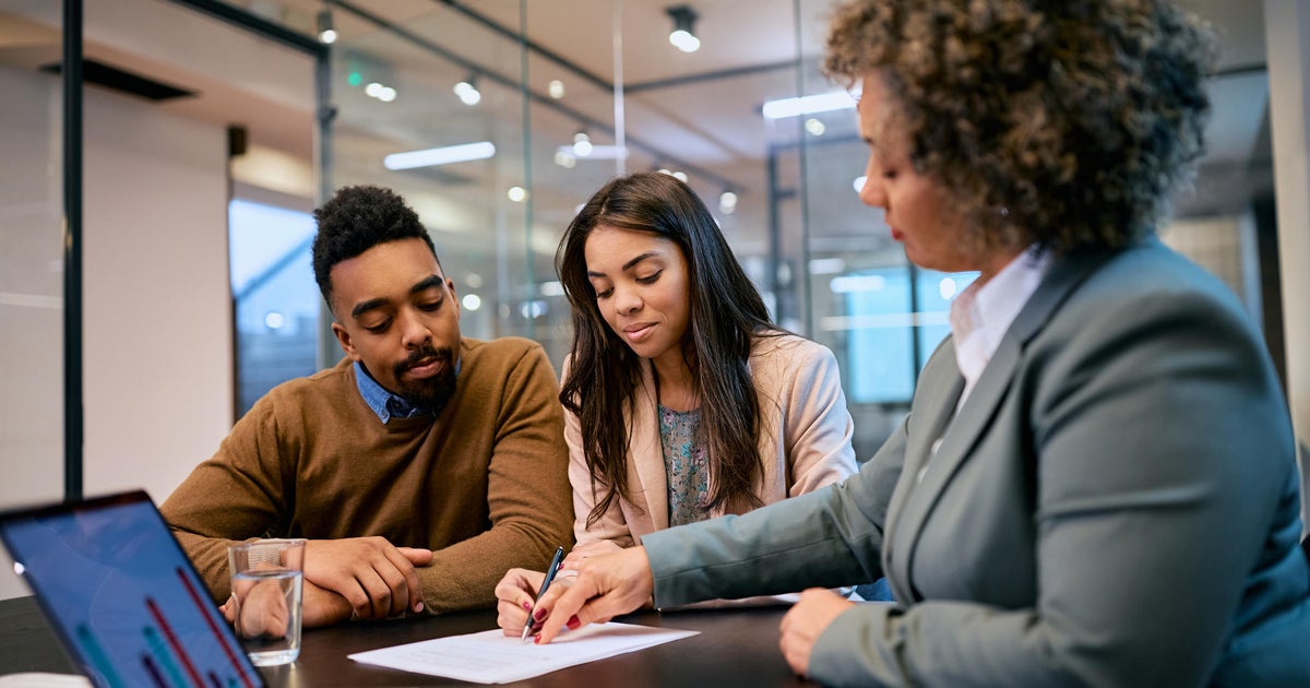 Traditional mortgage refinance vs. cash-out refinance: Which is better?