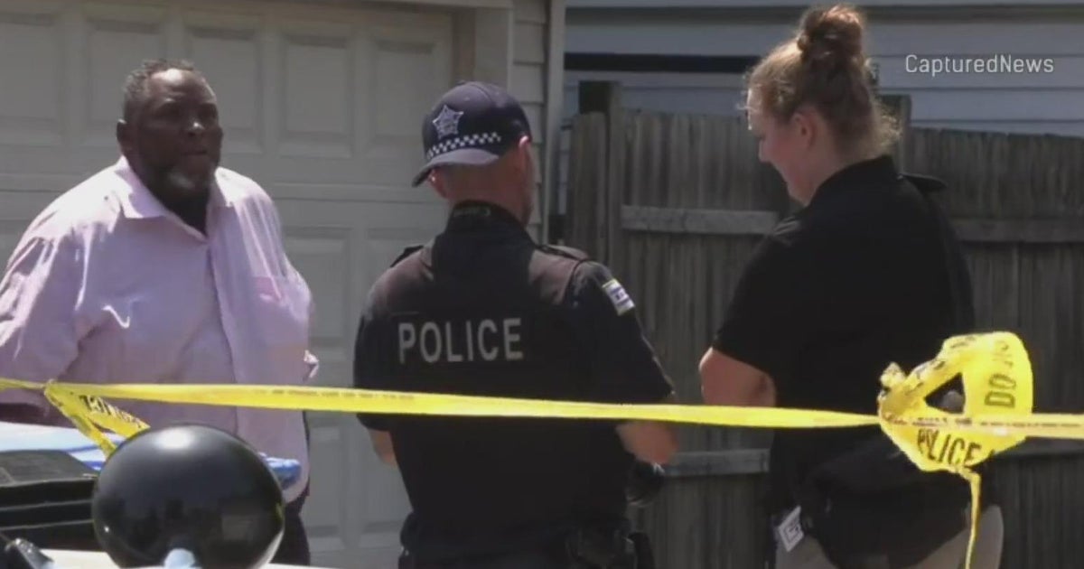 Shooting inside Chicago home leaves woman dead, 2 critically hurt - CBS ...