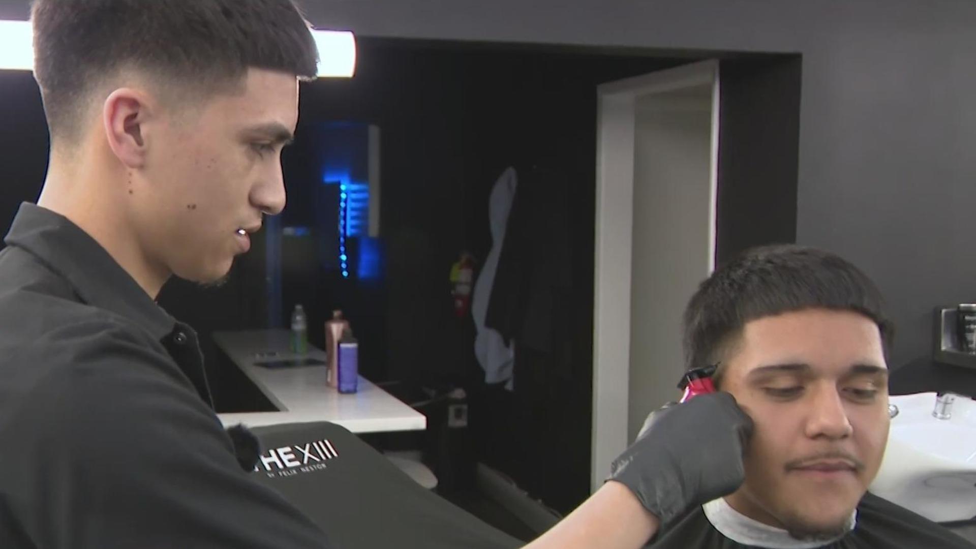 El 'Edgar cut', el corte de cabello de moda entre los jóvenes hispanos de  Texas