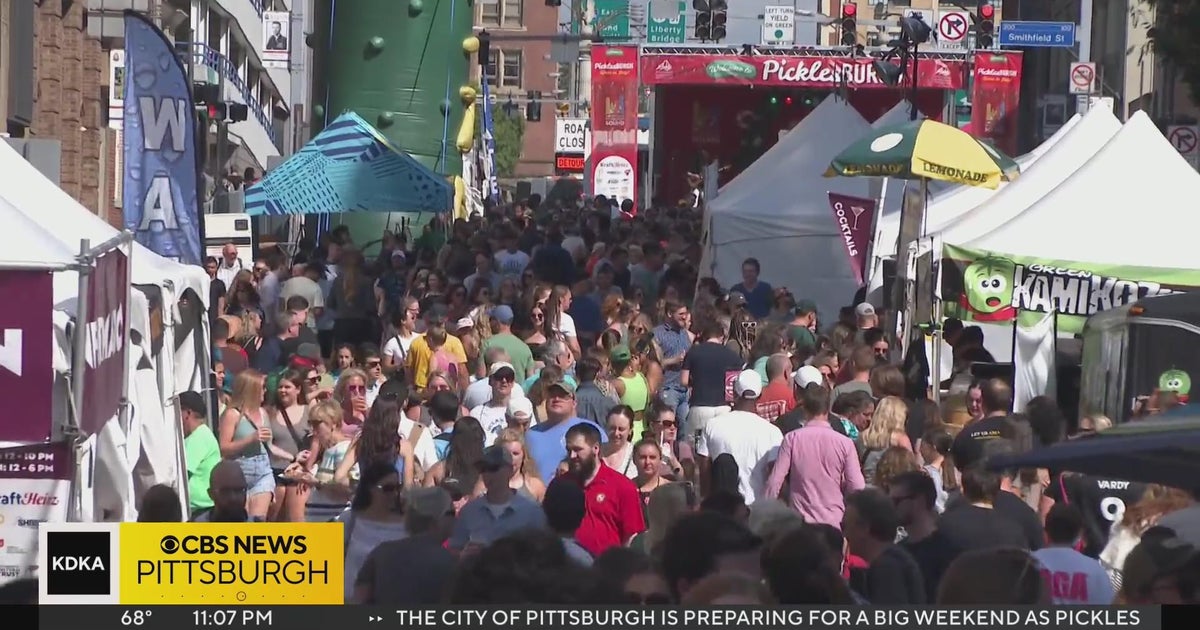 Picklesburgh festival kicks off Downtown - CBS Pittsburgh