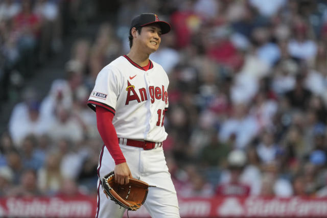 Say cheese: Ohtani body double finds way into Angels' team photo - CBS Los  Angeles