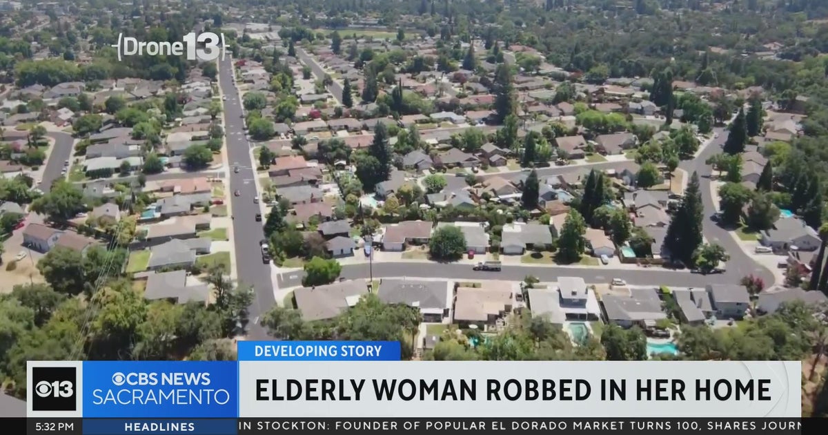 Elderly Roseville woman robbed in her home