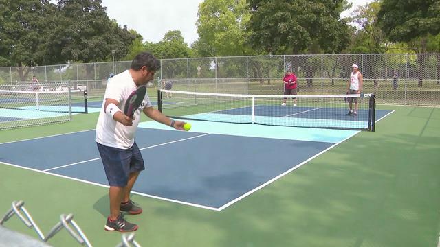 6p-pkg-pickleball-court-wcco3r09.jpg 