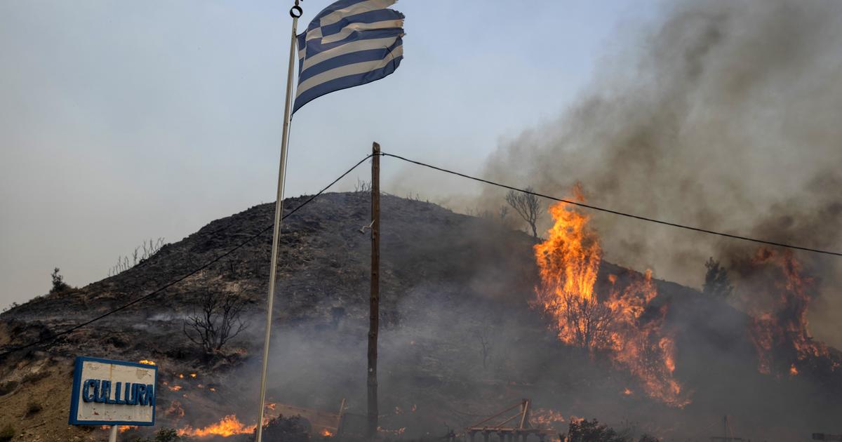 Authorities scramble to carry out largest fire evacuations in Greece’s history: “We are at war”