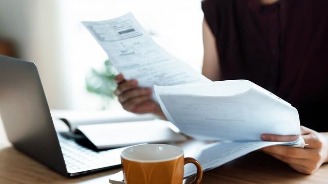 cbsn-fusion-lenders-getting-stricter-on-consumer-loan-appllications-thumbnail-2154273-640x360.jpg 