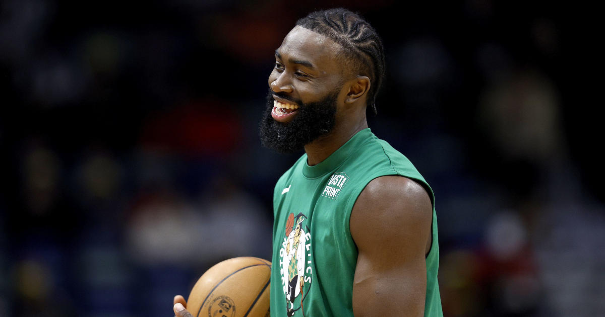 Jaylen Brown finally signs supermax with Celtics, inking richest deal in  NBA history - CBS Boston