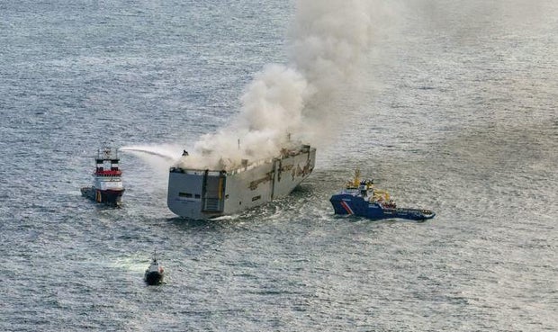 Cargo ship fire kills at least 1 crew members as vessel carrying 3,000 cars burns off Dutch coast