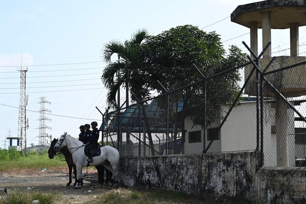 TOPSHOT-ECUADOR-PRISON-VIOLENCE