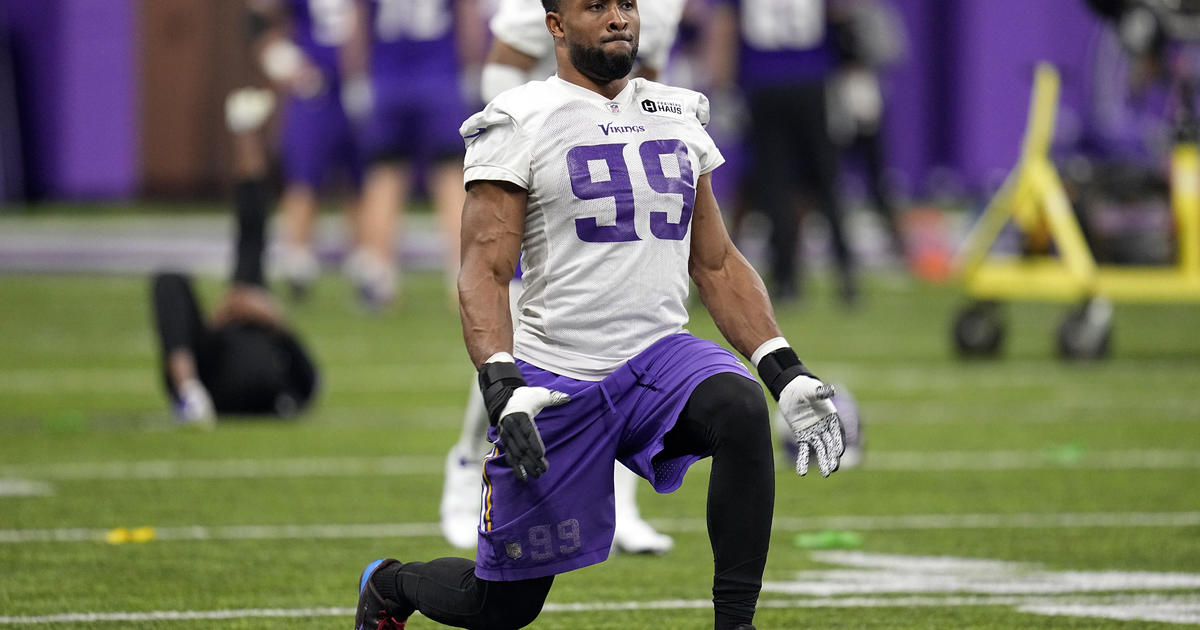 I want to be a Viking forever': Danielle Hunter back at practice with new  contract in tow