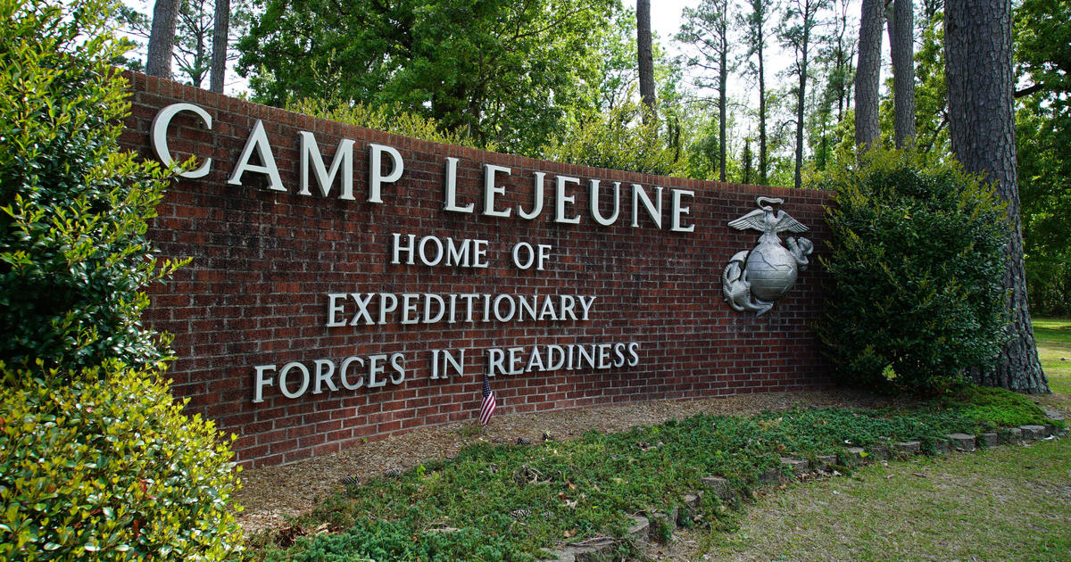 Camp Lejeune NC — Морски пехотинец е убит при убийство